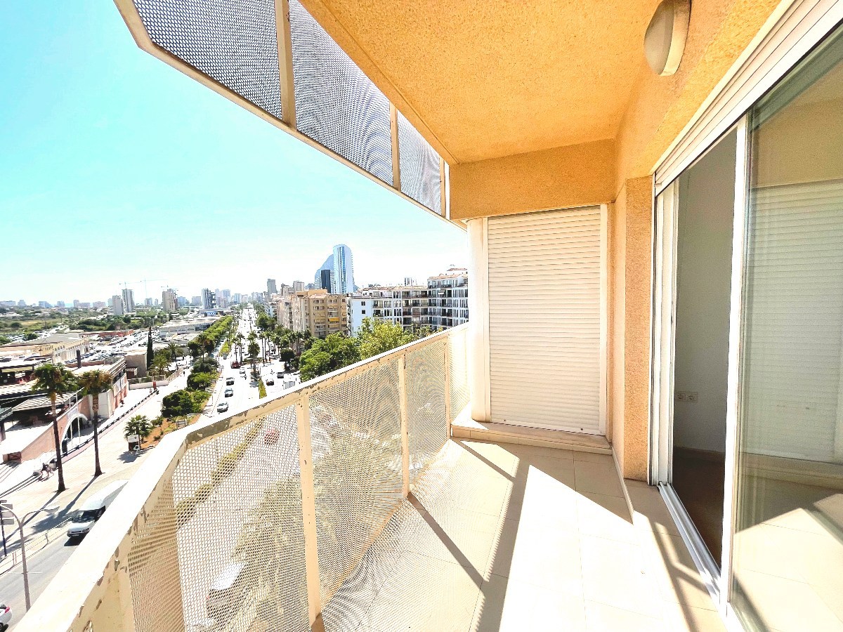 Apartment with unobstructed views and only 6 minutes walk from the beach