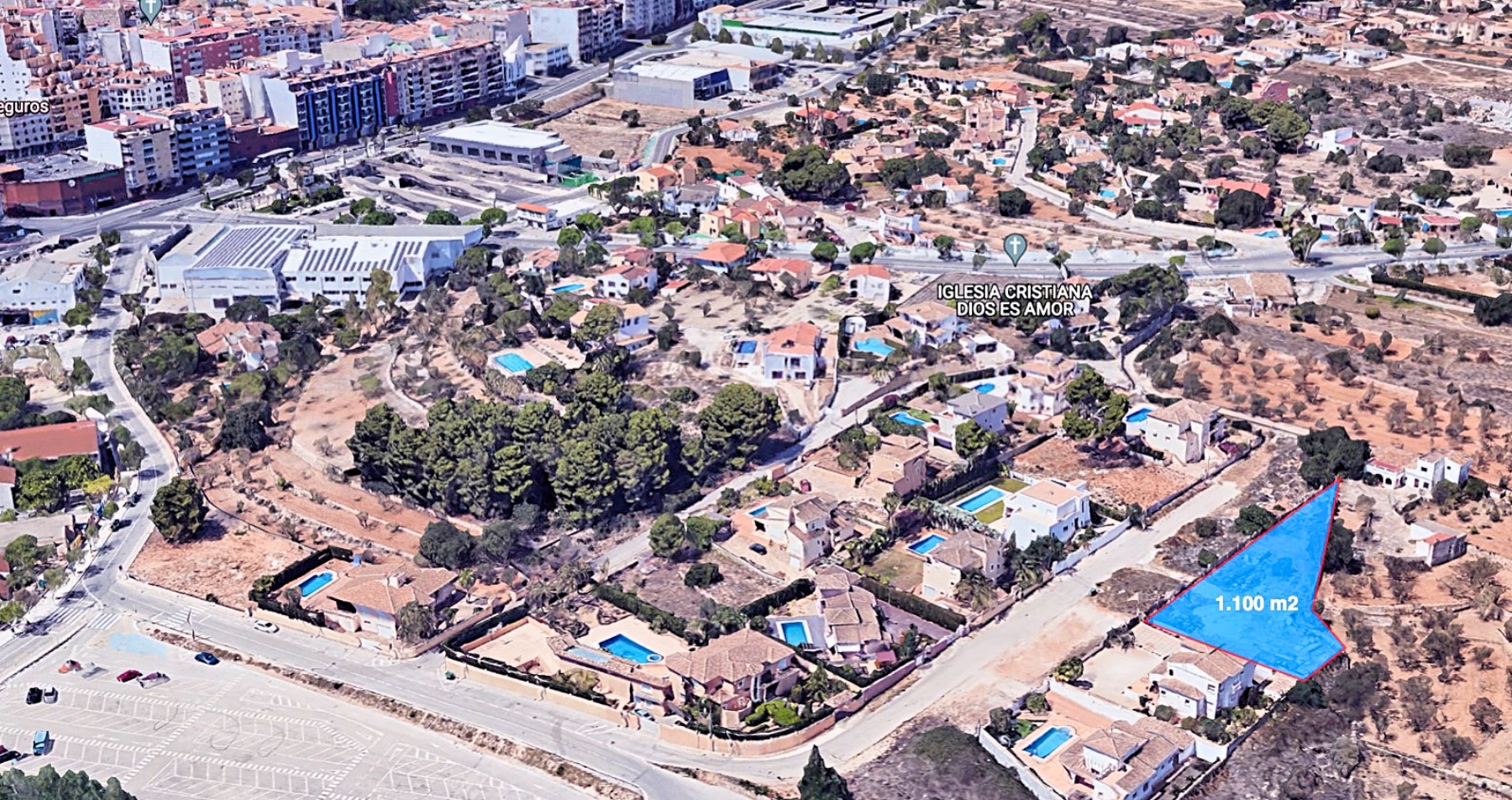 Plot for sale in Calpe, very close to the center and services.