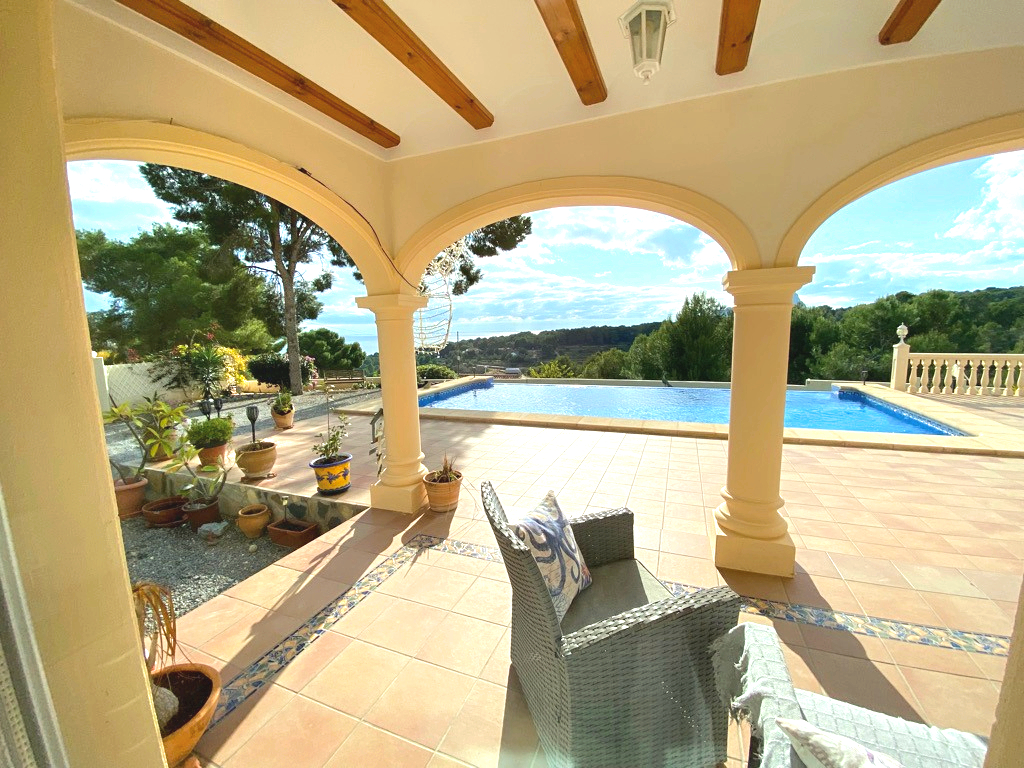Belle villa avec vue sur la mer et proche de la plage à Benissa