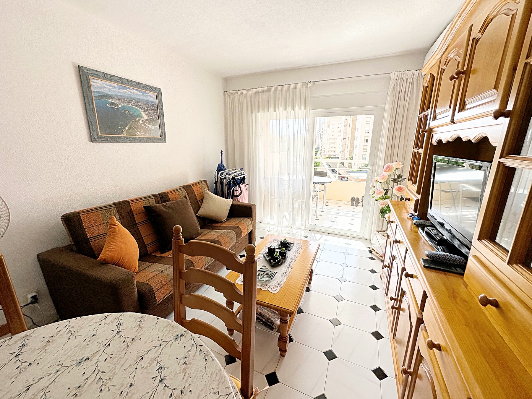 Beautiful apartment in Calpe near the Arenal beach, with open views.